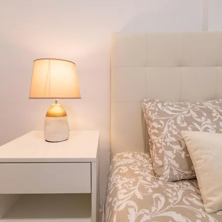 Apartment Self Check-in! In The Heart Of Malaga! *
